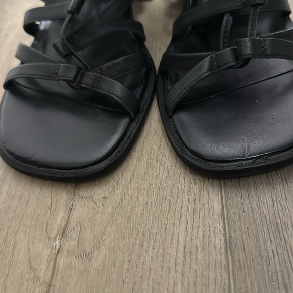 NEW! Steve Madden Black Leather Cherri Strappy Sandal - Size 7.5 - Picture 7 of 16